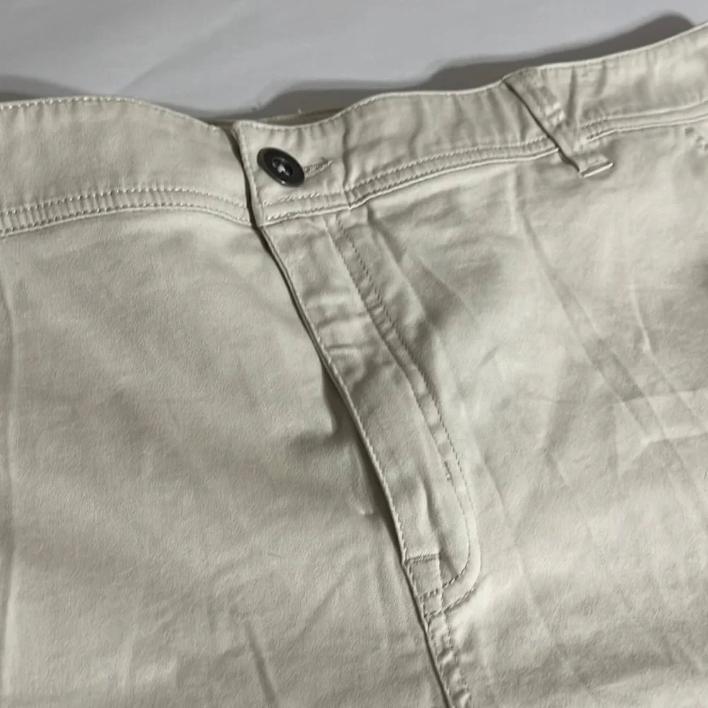 NWT Lane Bryant Khaki Bermuda Shorts Size 28W - Picture 4 of 8